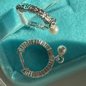 TOUS S925 Sterling Silver Overly Cute Pearl Bear Mini Hoops Hinges Mini